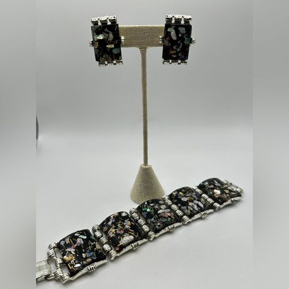 Vintage PAM Pamolina black "Confetti" Lucite Bracelet and Clip on Earrings set! - Picture 16 of 16